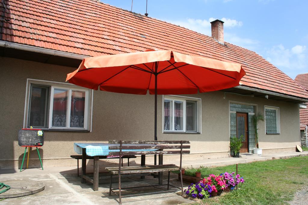 Ferienwohnung Vejminek U Drahusky Mcely Exterior foto
